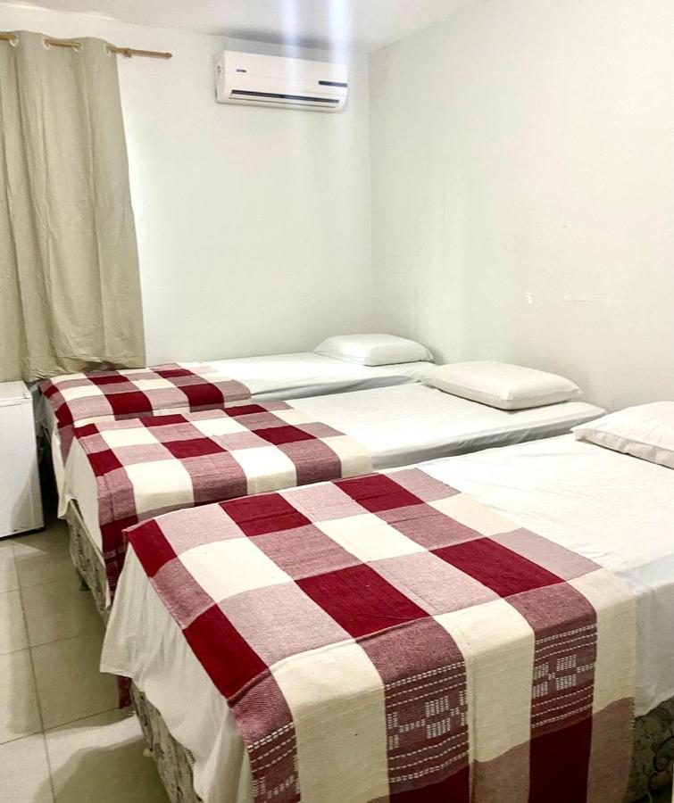 Quarto com 2 Camas de Solteiro
